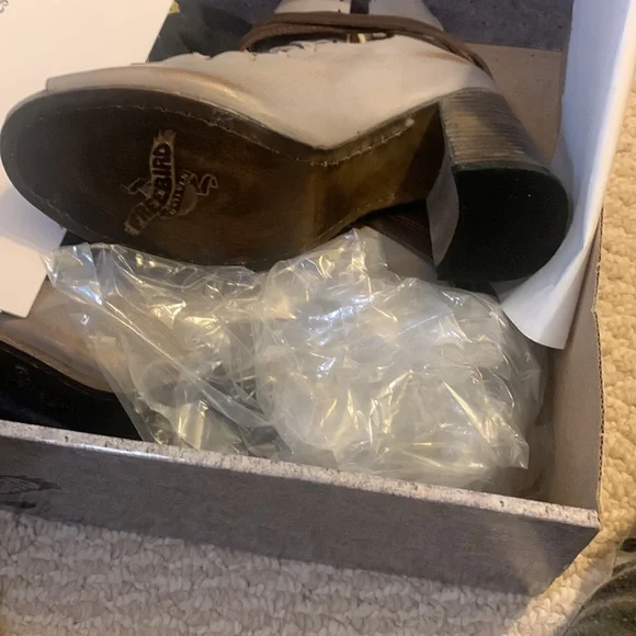 Freebird New in Box! Eagle Grey Multi! - Picture 3 of 5